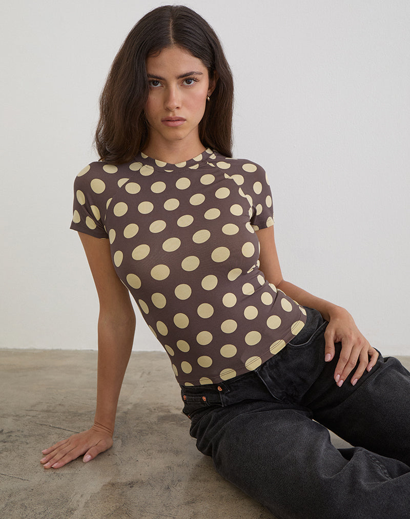 Women's Fitted Tee with Crew Neckline in Brown for Everyday Wear