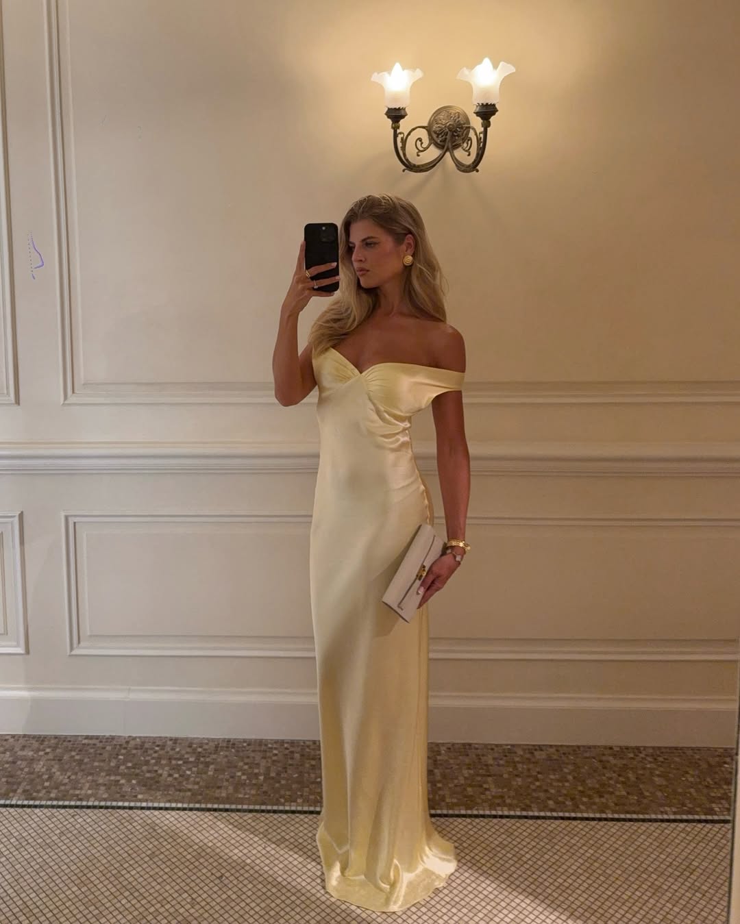 Alicia | Women's Satin Maxi Dress with Open Back Design | Elegant Evening Gown for Unforgettable Occasions