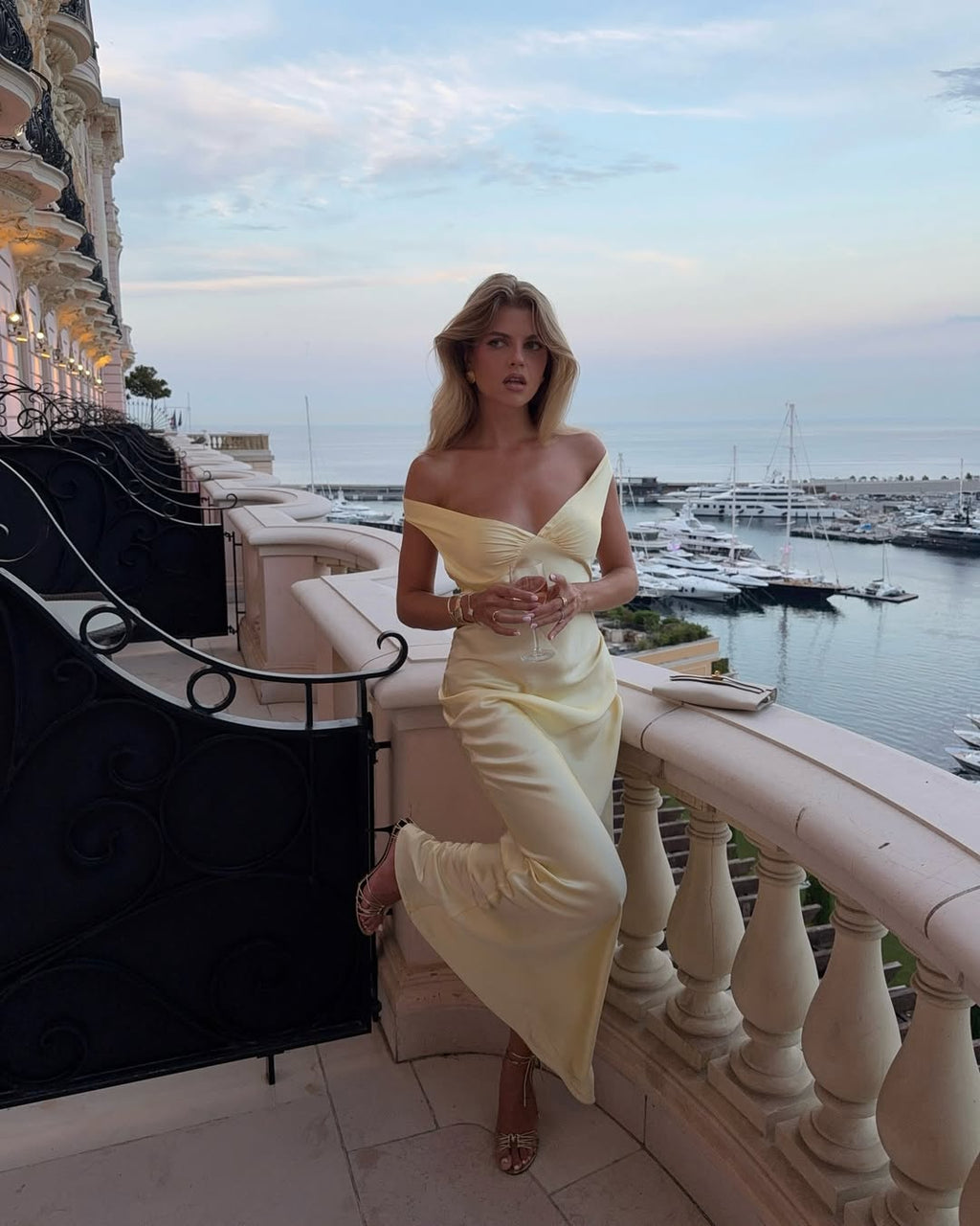 Alicia | Women's Satin Maxi Dress with Open Back Design | Elegant Evening Gown for Unforgettable Occasions