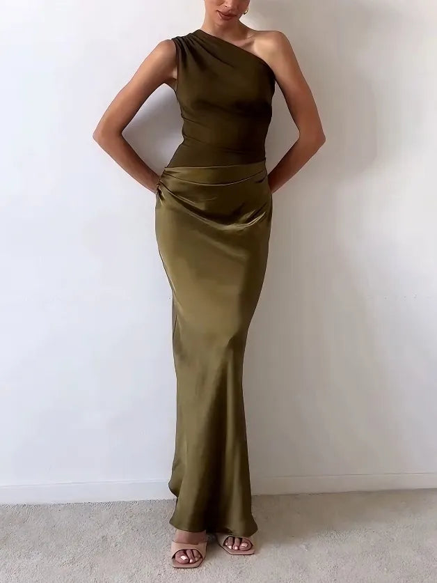 Occasion Classic Maxi Dress with Softly Pleated Silhouette