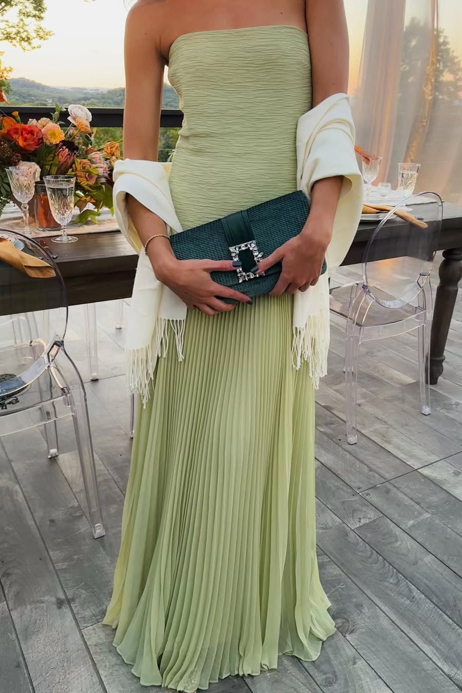 Elegant Maxi Dress | Strapless White Design with Flowing Fabric | Perfect for Summer Events