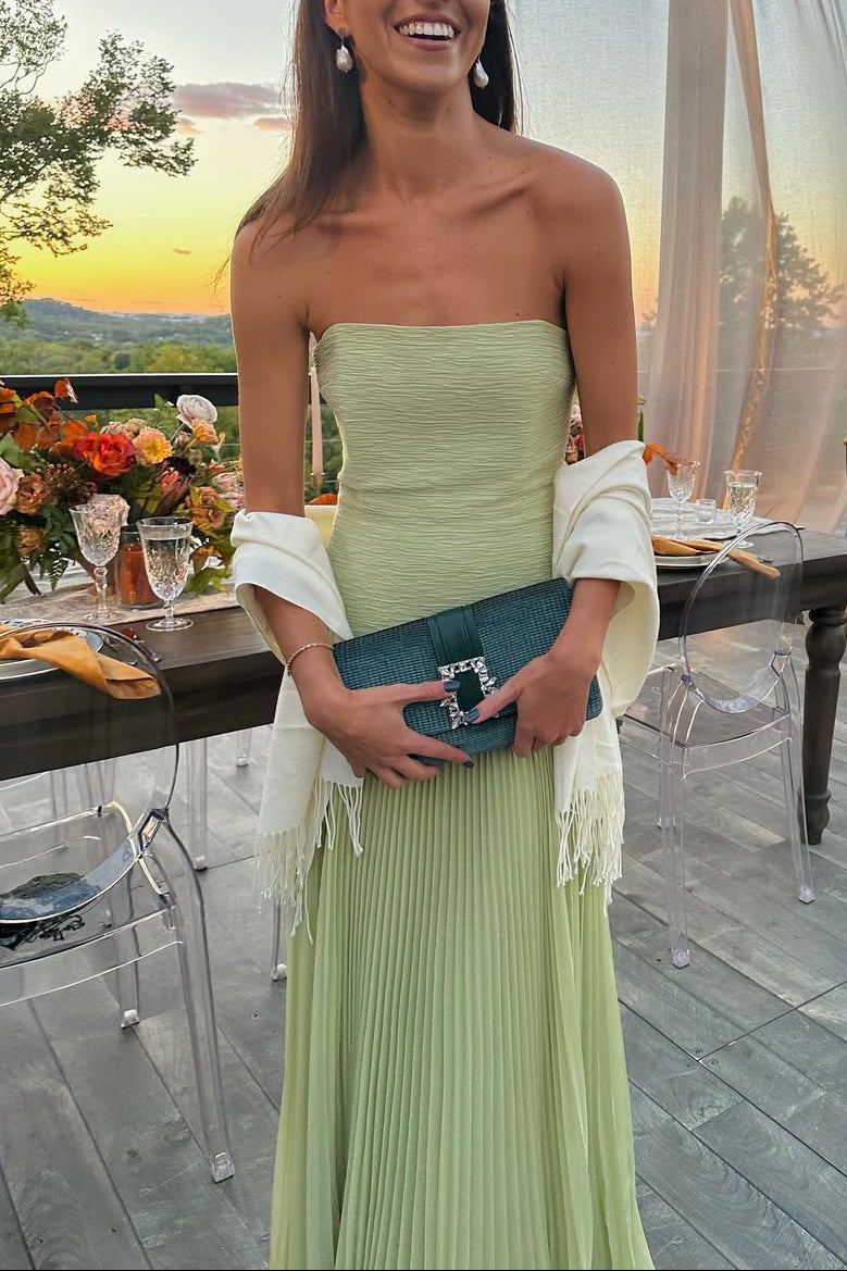 Elegant Maxi Dress | Strapless White Design with Flowing Fabric | Perfect for Summer Events