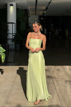 Elegant Maxi Dress | Strapless White Design with Flowing Fabric | Perfect for Summer Events