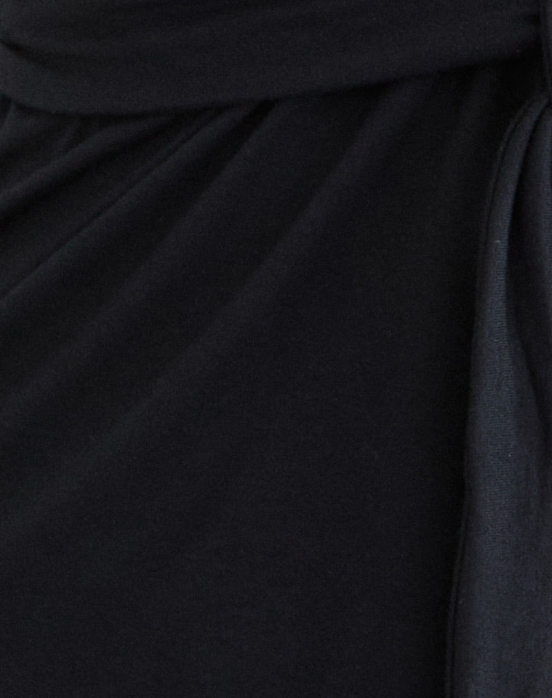 Women's Long Sleeve Top with V-Neckline in Black for Everyday Wear