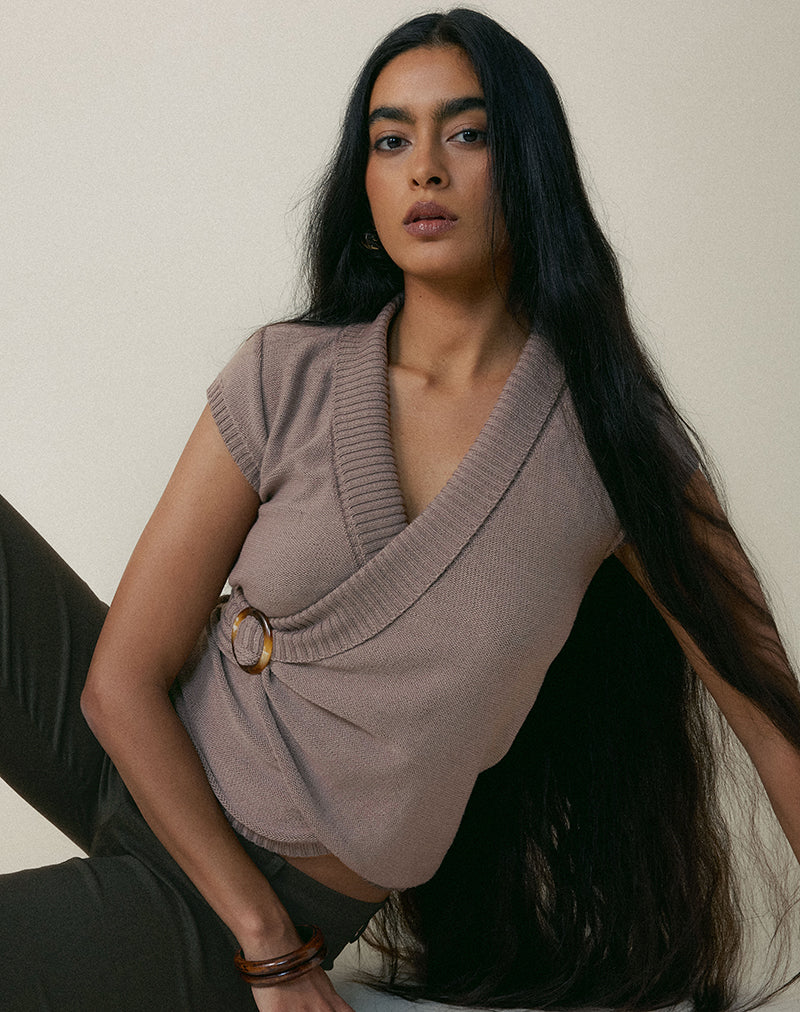 Women's Knit Fashion Top with V-Neckline for Everyday Wear