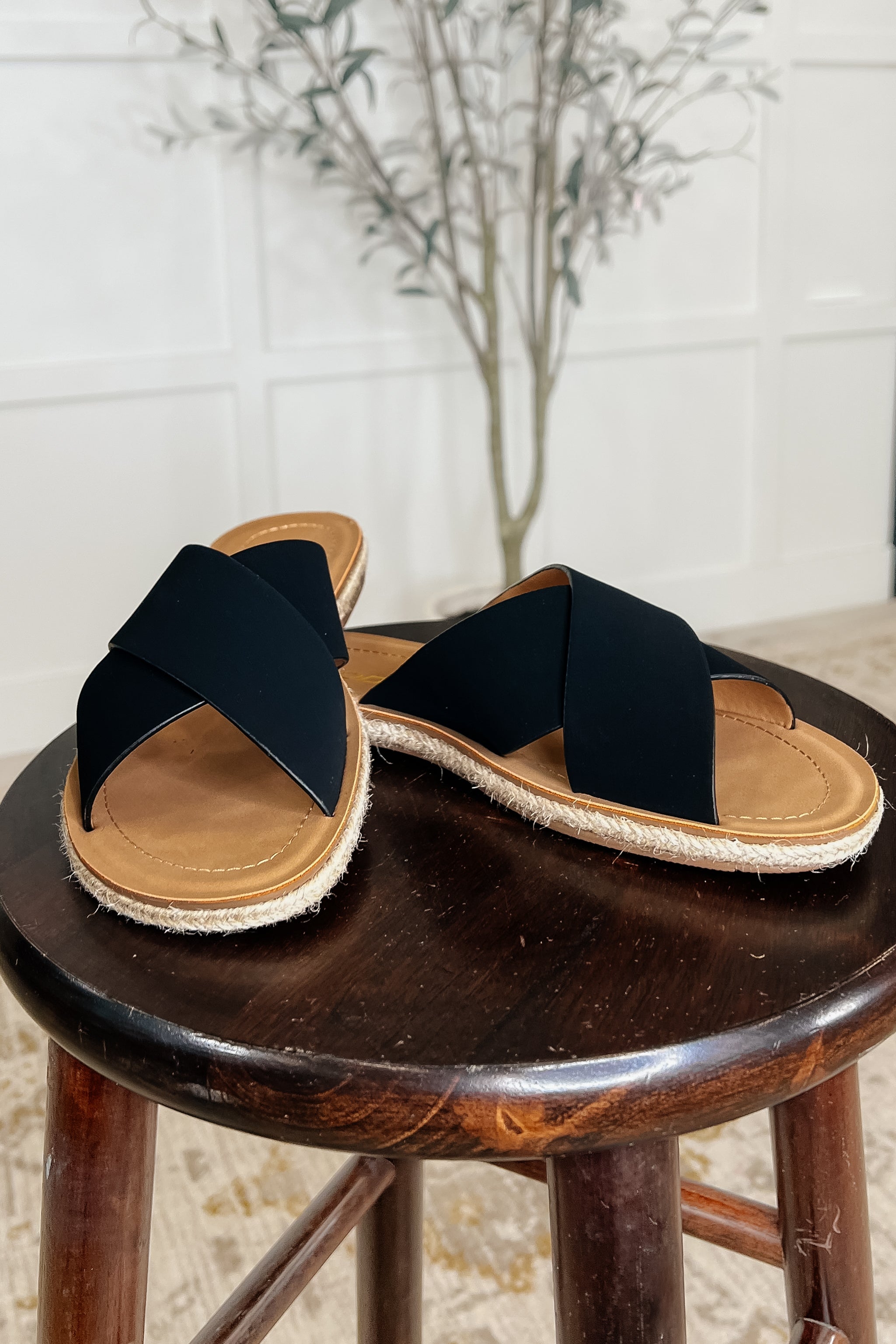 Women's Slip-On Flat Sandals in Black with Cushioned Sole for All-Day Comfort