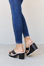 Women's Block-Heel Sandals in Black with Cushioned Sole for All-Day Comfort