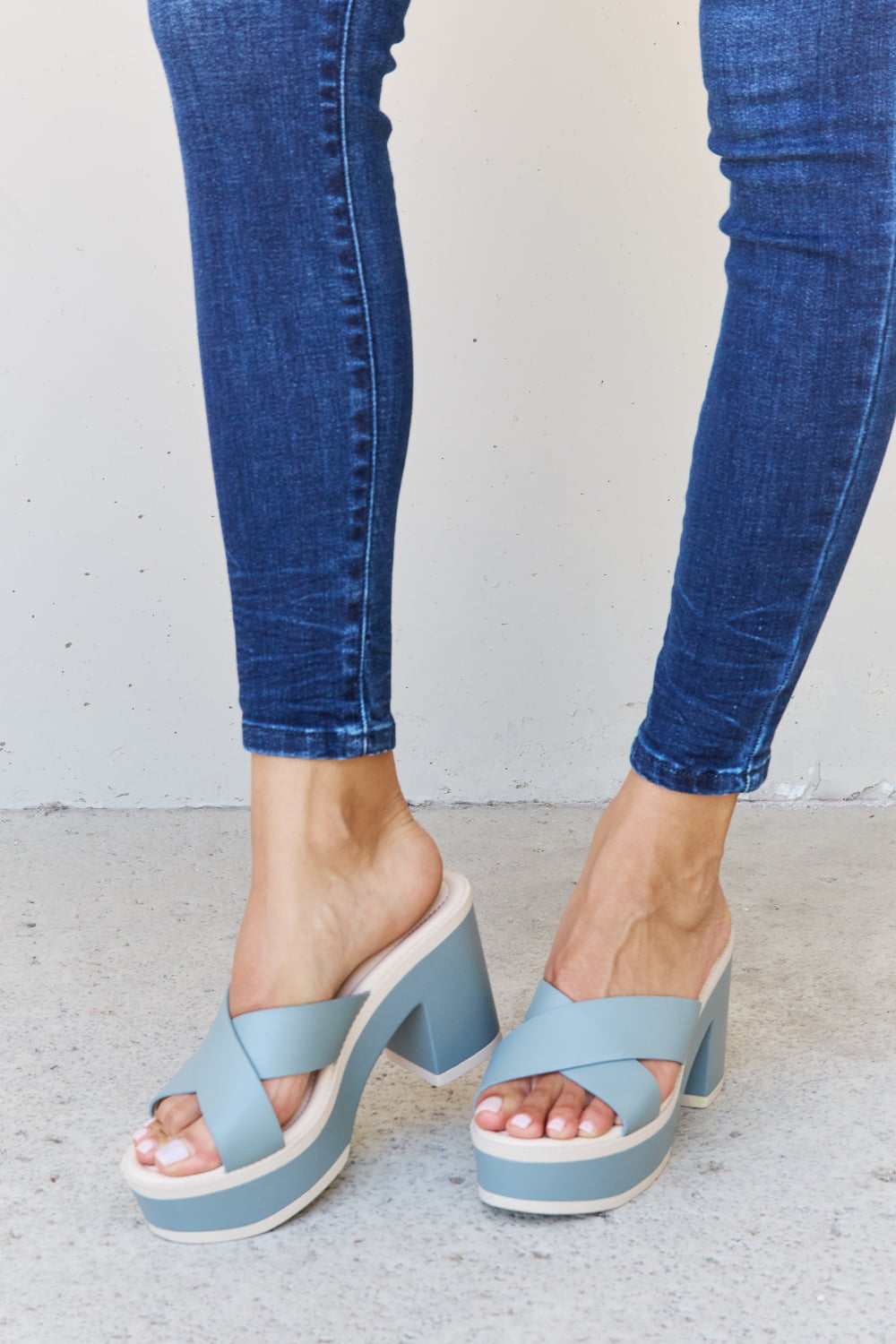 Women's Open-Toe Mule Sandals in Blue with Cushioned Sole for All-Day Comfort